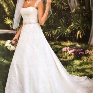 David’s Bridal style WG3007 Organza A-line Ivory wedding gown Size 6